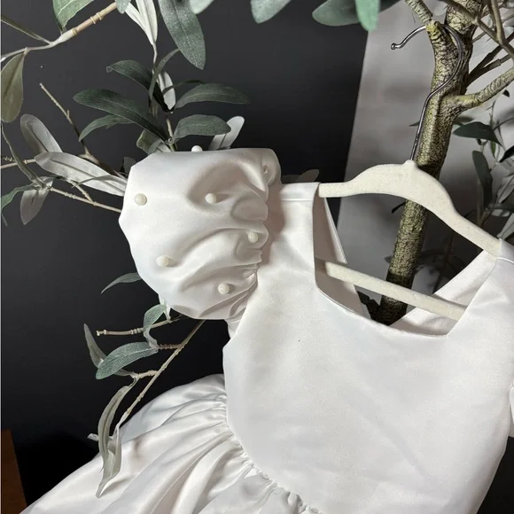 Satin White Flower Girl Puff Sleeve Dress- 2T Made in Ukraine - Picture 4 of 12